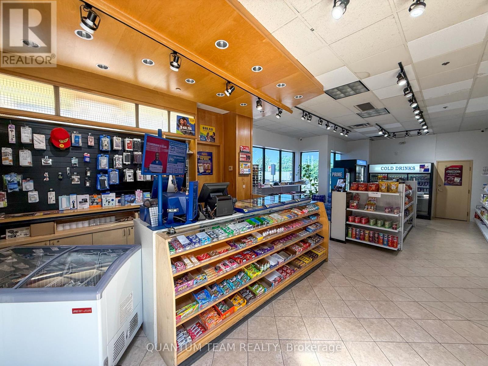 117-495-YORK-ROAD-gift-shop-for-selling.jpg